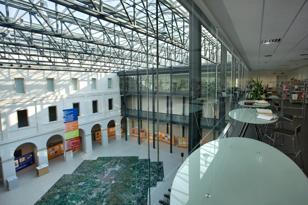 Agorà del Centro Culturale, spazio per mostre ed exhibit